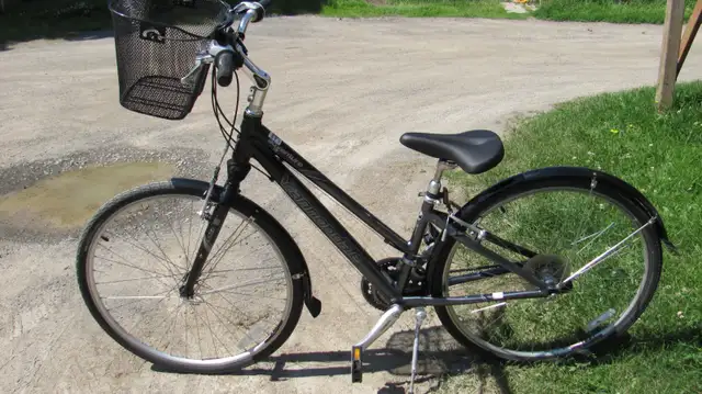 VÉLO CANNONDALE COMME NEUF PAYER $1200 in Road in Rimouski / Bas-St-Laurent - Image 8