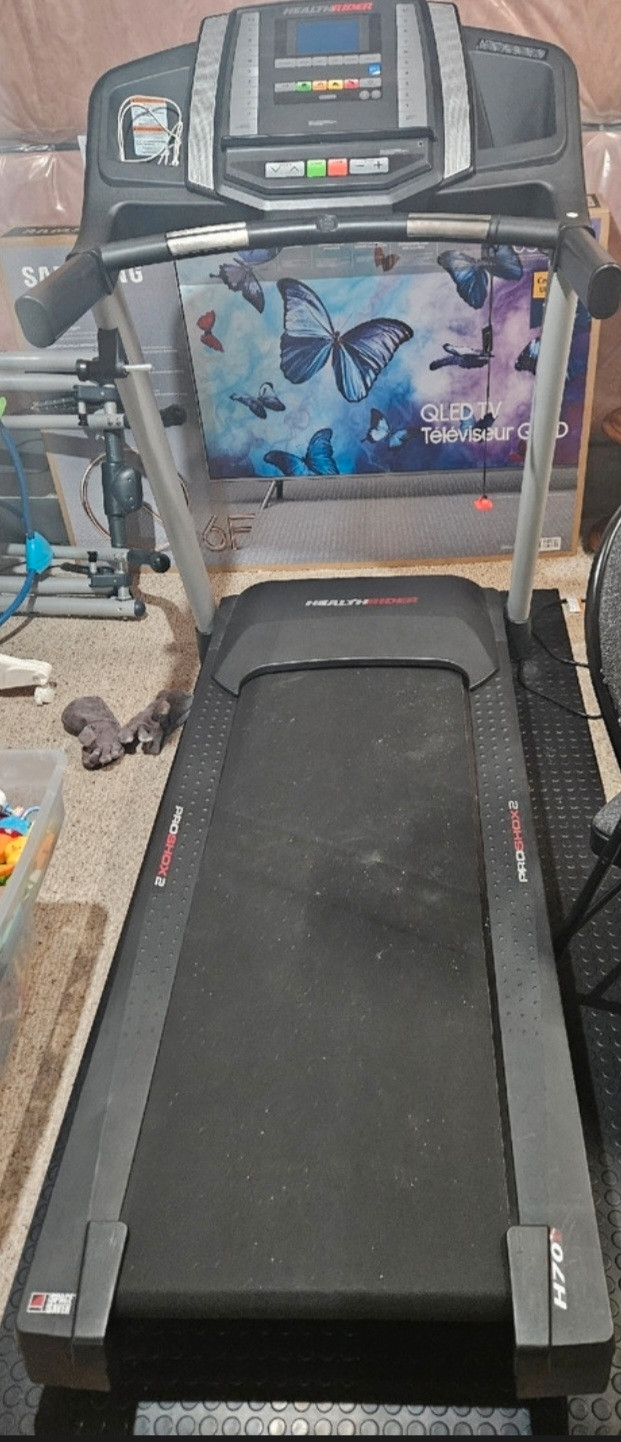 Healthrider H70T Folding Treadmill  in Exercise Equipment in Markham / York Region