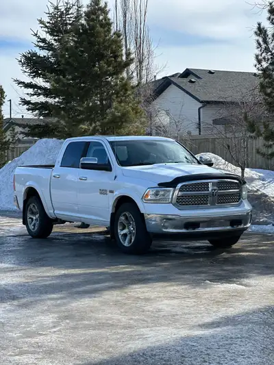 2013 Dodge Ram 1500 Laramie Crew Cab 4x4 Active Status 5.7L Hemi Gas Engine Runs and drives great He...