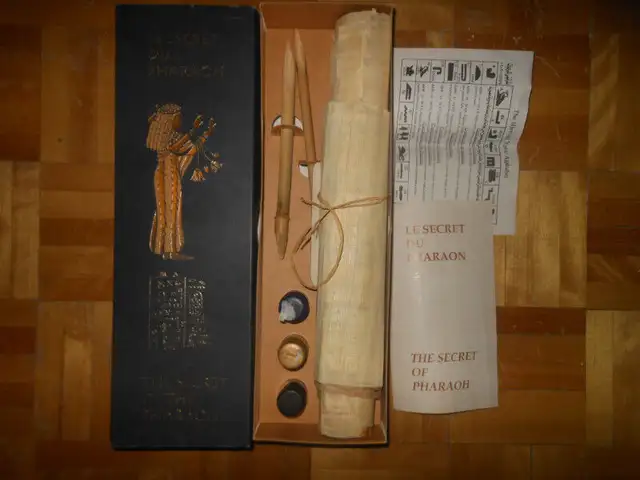 the secret of pharaohs papyrus drawing kit in Arts & Collectibles in City of Montréal - Image 2