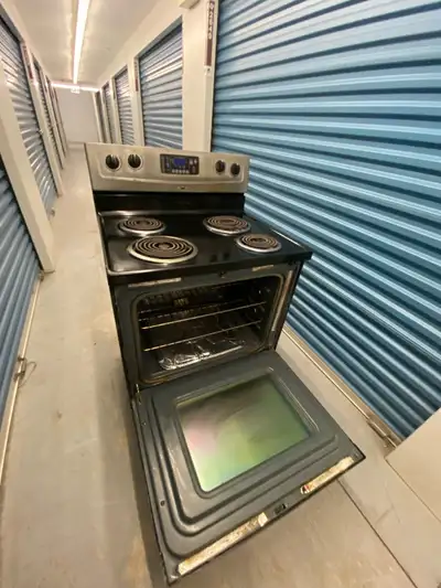 WHIRLPOOL STOVE AVAILABLE , View more