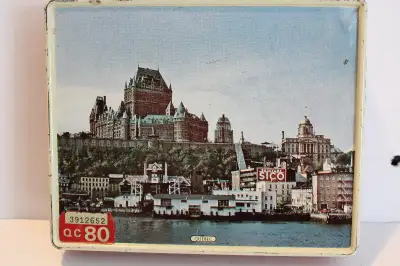Boite Métal Château Frontenac peinture SICO 8x7x2 1960s, View more