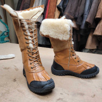 Adirondack UGG  sheepskin boots size EU 39 /US 8