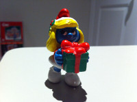 Smurfs - Vintage Smurfette Holding a Christmas Holiday Gift