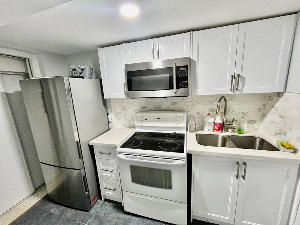 2 bed 1 bath basement for rent November 1st $1850 all in 3