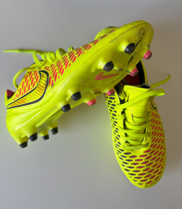 Men's Size 9 - Nike Magista Orden Soccer Cleats/Boots in Soccer in City of Toronto - Image 2