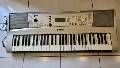 Yamaha PSR-E313 61 Keys Keyboard Piano, View more