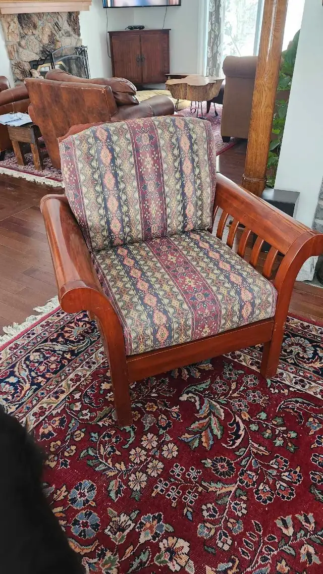 Vintage Hickory Chair Furniture Co....sofa and chair in Couches & Futons in Kingston - Image 3