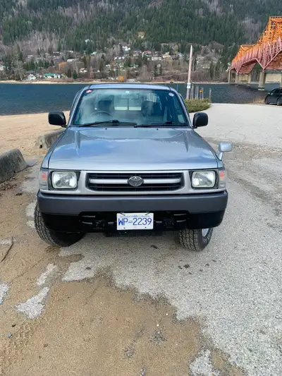 2002 Toyota Hilux Model: KF-LN167-PRMDS 145,000 Kms Specs 3.0 litre naturally aspirated diesel 5L en...