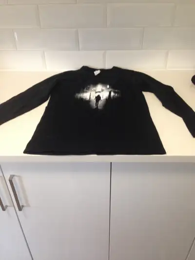 sz small long sleeve top new $5