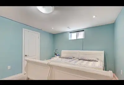 PRIVATE ROOM FOR RENT IN SCARBOROUGH( for female)