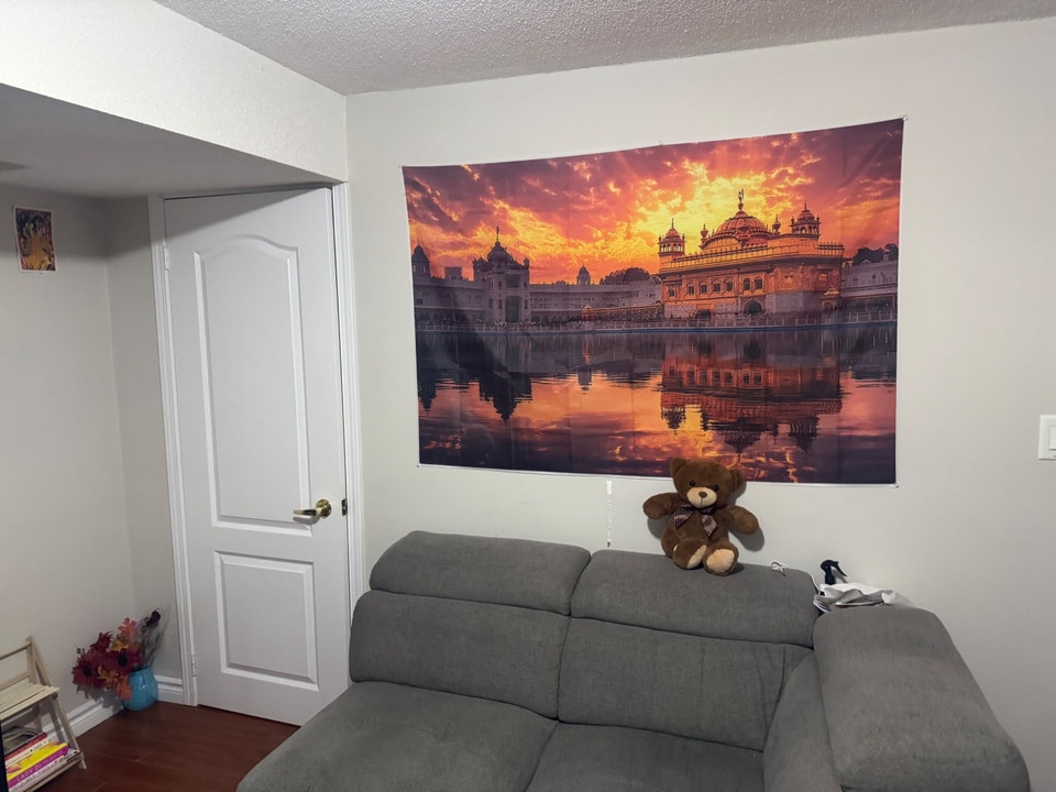 Room is available for rent for 1 or 2 girls from nov 1 2