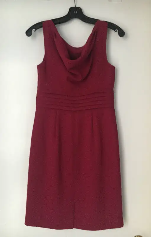 Banana Republic Dress - size 2 in Wedding in Ottawa - Image 3