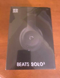 Apple Beats Solo 3 on-ear wireless Bluetooth headphones. New. 