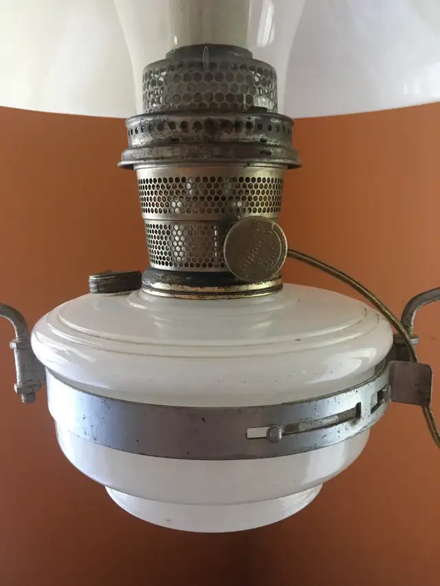 ALADDIN - ANTIQUE ELECTRIC HANGING WHITE MOONSTONE LAMP in Indoor Lighting & Fans in Belleville - Image 10