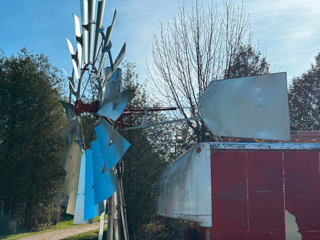 farm water pumping windmill in Other in Grand Bend - Image 4