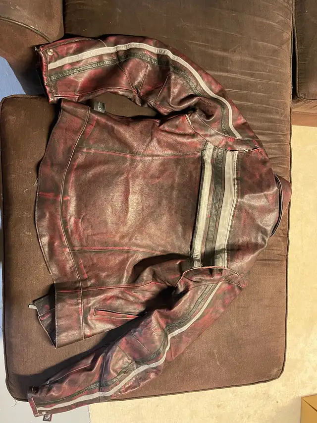 Women’s Motorcycle Jacket in Women's - Tops & Outerwear in Markham / York Region - Image 3