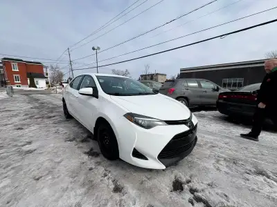 Toyota Corolla 2018 Manuelle , Très Propre , Air Climatisée , Bluetooth , Caméra de recul , Écran ta...