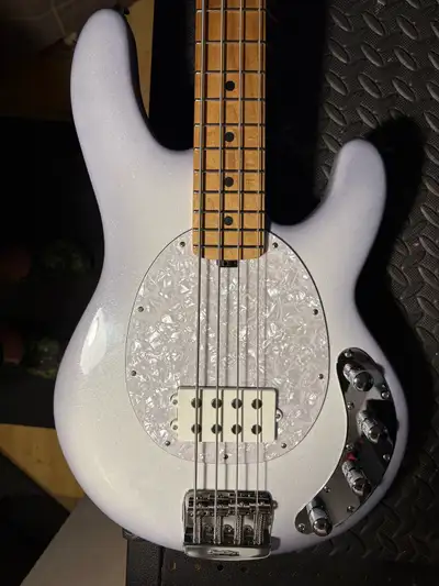 Ernie Ball Music Man Stingray Special 4H in Snowy Night, View more
