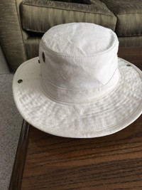 Safari Hat Size M. ( 7 1/8 ) $18 Firm