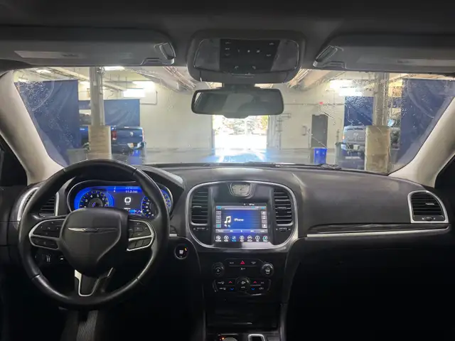 2017 Chrysler 300576493183976099849