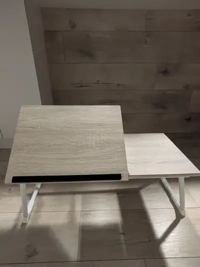 Table d’ordinateur de lit comme neuve, View more