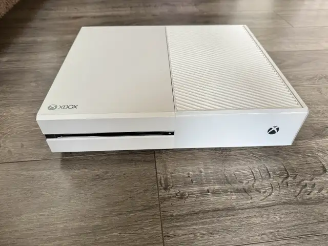 Xbox One Quantum Break Edition (Complete in Box)64335578544385121