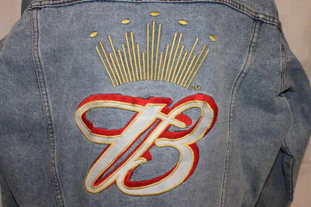 NASCAR Racing Dale Earnhardt Jr Budweiser Collector Jean Jacket in Men's in Calgary - Image 6