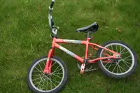 HUFFY MCQUEEN BICYCLE 14 inch kids' bike / Vélo enfants 14 pouce