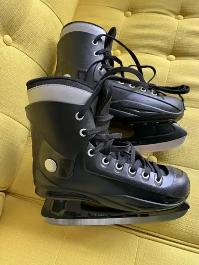 patins à glace unisexe grandeur 8, View more