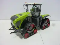 1/32 CLAAS XERION 5000 TS Farm Toy Tractor