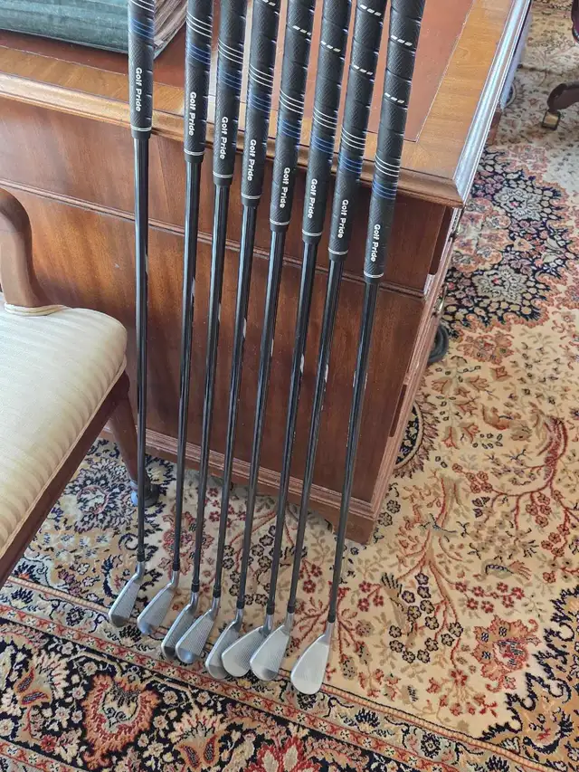 Srixon ZX5 MK II 4-PW + A Wedge Senior Iron Set w/ ¾" Overlength in Golf in City of Toronto - Image 3