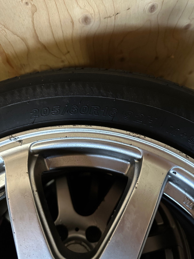 205/60R/16 aluminum rims and tires in Tires & Rims in Cape Breton - Image 3