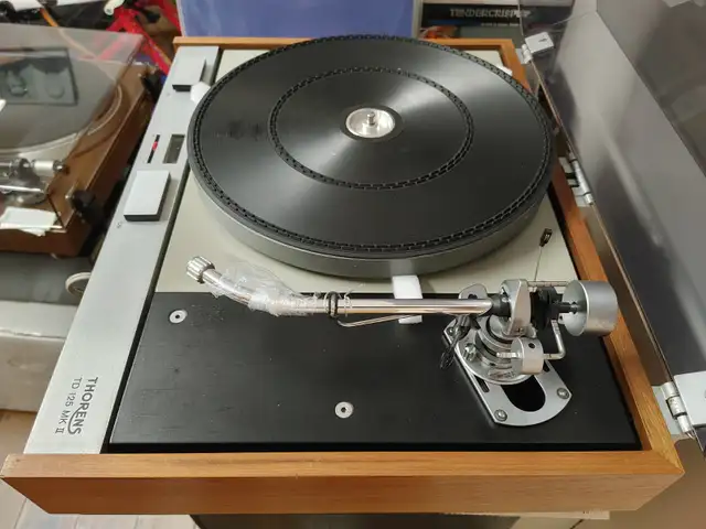 Thorens TD-125 MK2 MKII Turntable with SME 3009 Series 2 tonearm in Stereo Systems & Home Theatre in City of Toronto - Image 3
