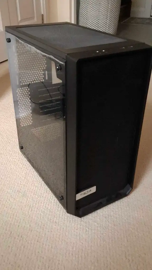 Fractal Mehsify C PC Case in System Components in Markham / York Region - Image 3