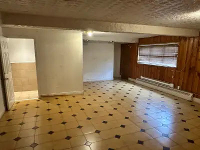 L appartement à louer au cœur de Saint Léonard Tout près des parcs, écoles et magasins Cartier famil...
