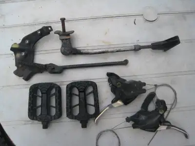 Pieces velo varies various bike parts, View more