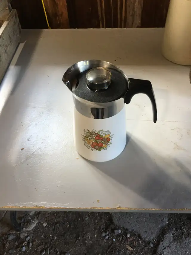 Théière en fer émaillé in Other in Sherbrooke - Image 4