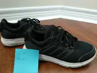Adidas kid running shoes size 7 #1 condition