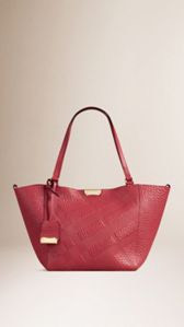 Burberry bag in Women's - Bags & Wallets in Kitchener / Waterloo - Image 2