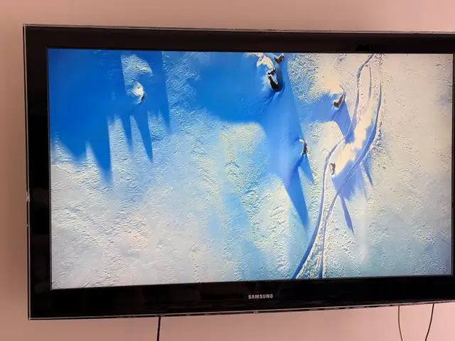 Samsung TV - Full HD LCD television in TVs in Ottawa - Image 4
