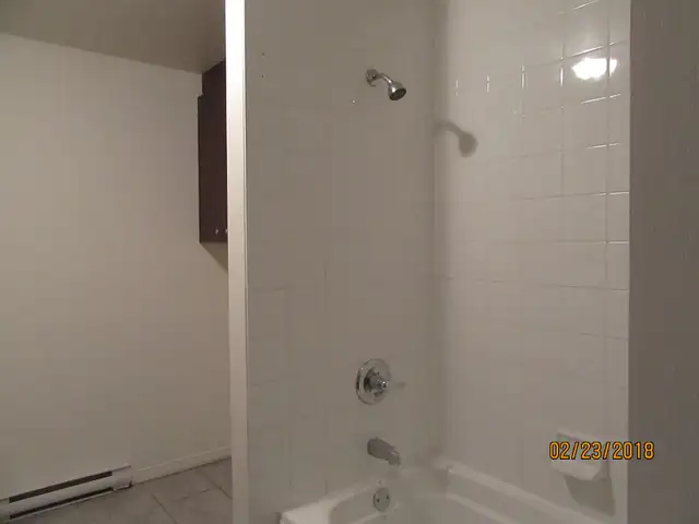 LARGE 5 1/2 FOR RENT IN FLEURIMONT63860084835331122
