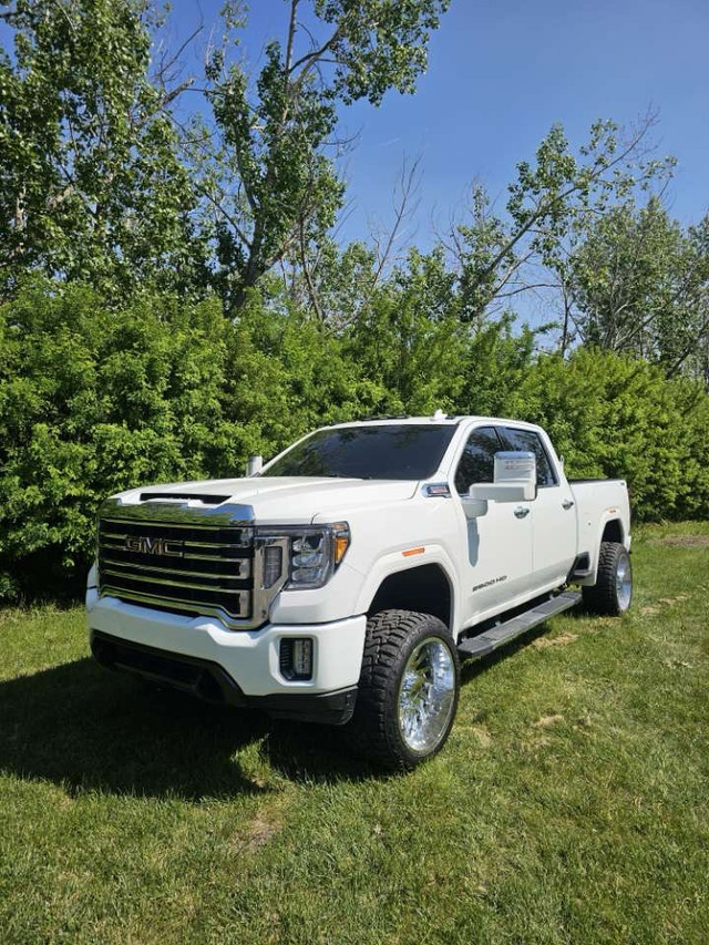 2022 GMC 2500HD SLT in Cars & Trucks in Calgary
