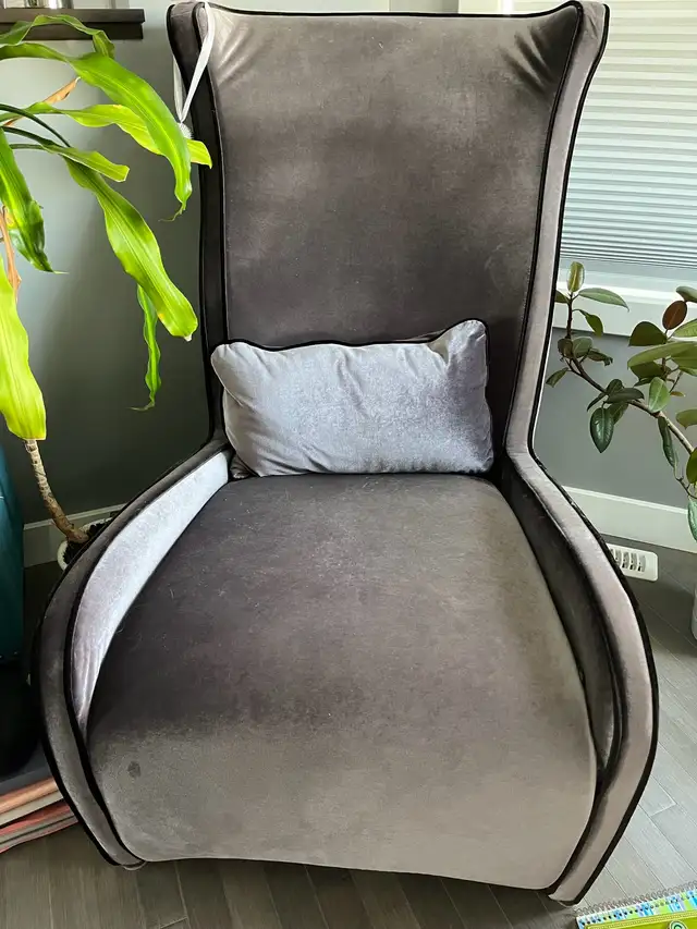 Accent Chair63815757632515122