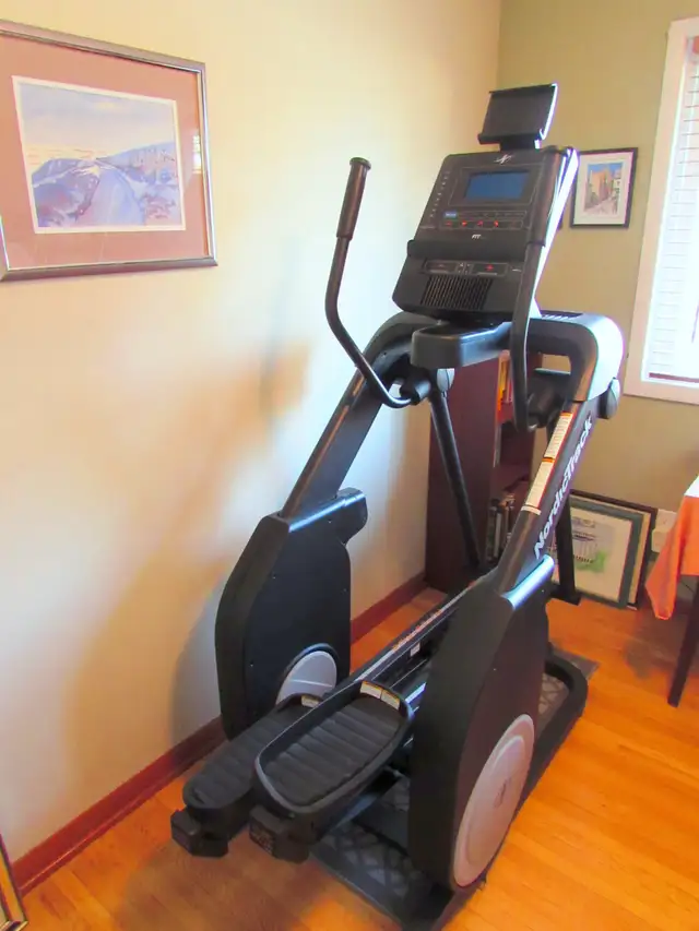 NordicTrack Elliptical in Exercise Equipment in Kingston - Image 5