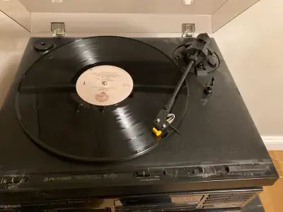 Pioneer PL-600 Turntable , View more