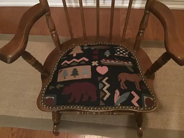 Children maple chair/rocker in Chairs & Recliners in Markham / York Region - Image 4