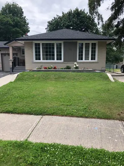 SHARING ROOM NEAR CENTENNIAL COLLEGE