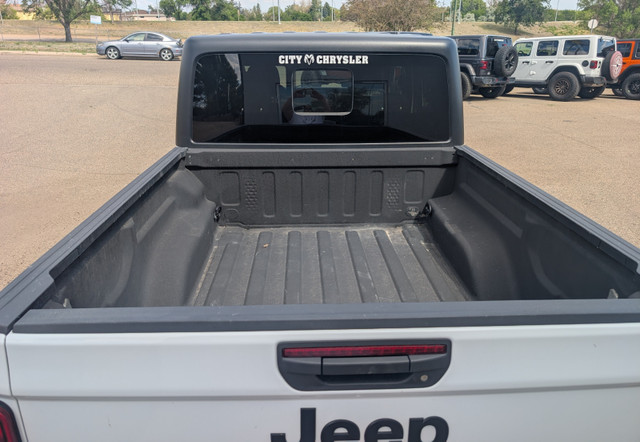 2020 Jeep Gladiator Sport 'S' in Cars & Trucks in Medicine Hat - Image 4