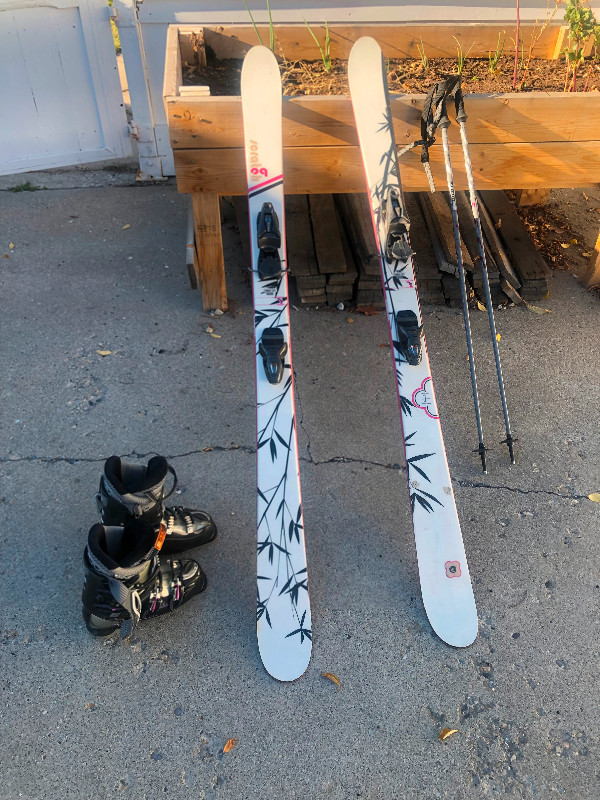 REDUCED Ladies DH Rossignol Ski Set - Bamboo Graphics Asian in Ski in Calgary